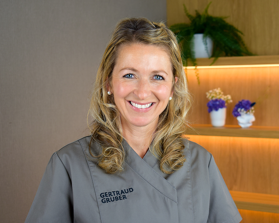Eine von 1200 Gertraud Gruber Fachkosmetikerinnen