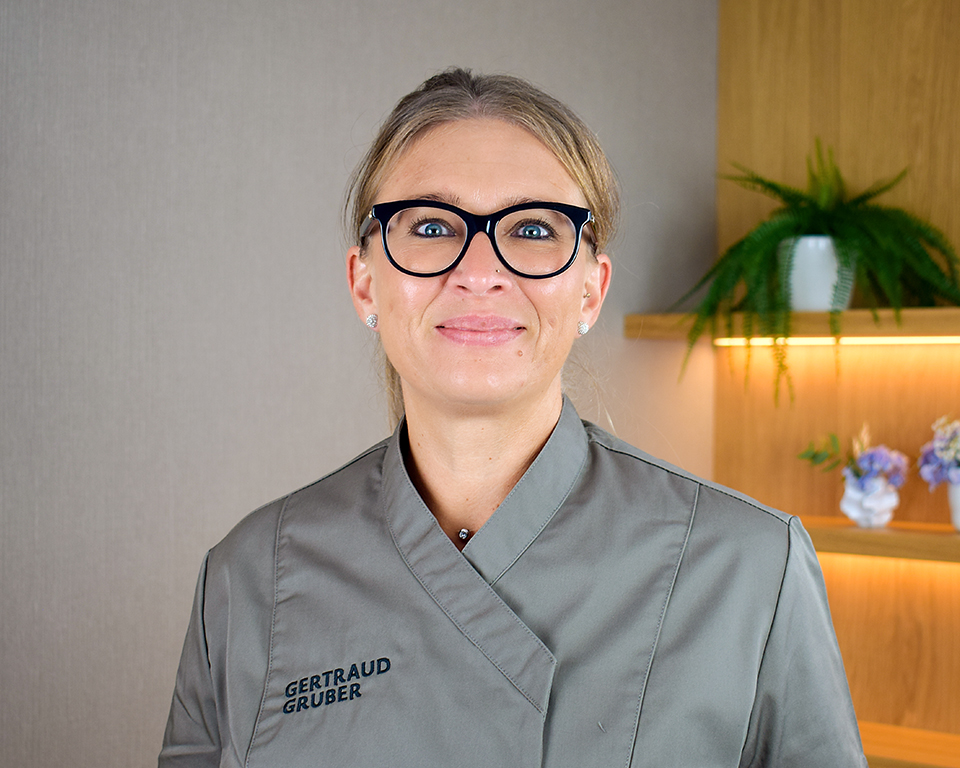 Eine von 1200 Gertraud Gruber Fachkosmetikerinnen
