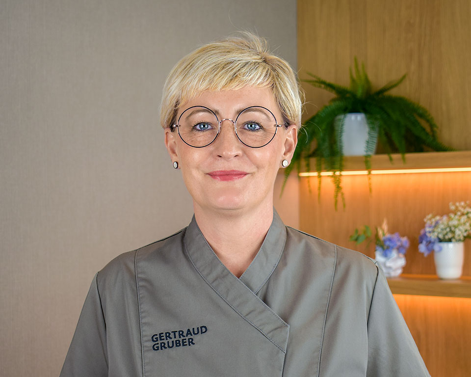 Eine von 1200 Gertraud Gruber Fachkosmetikerinnen